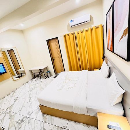 Ixoras Hotel Lemba 金沙萨 外观 照片