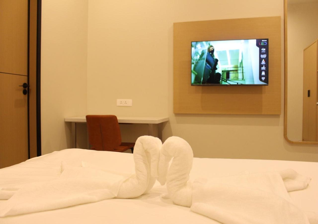 Ixoras Hotel Lemba 金沙萨 外观 照片