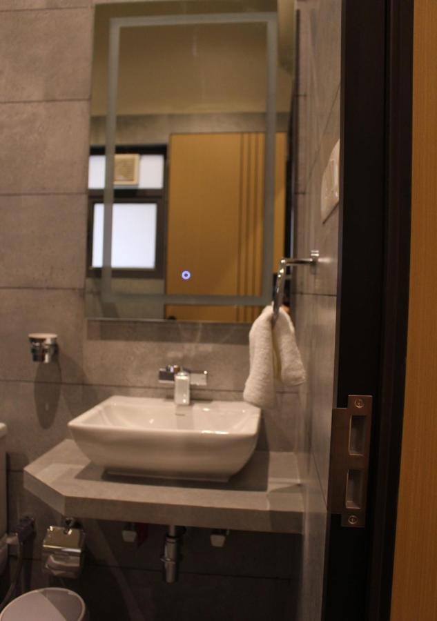 Ixoras Hotel Lemba 金沙萨 外观 照片