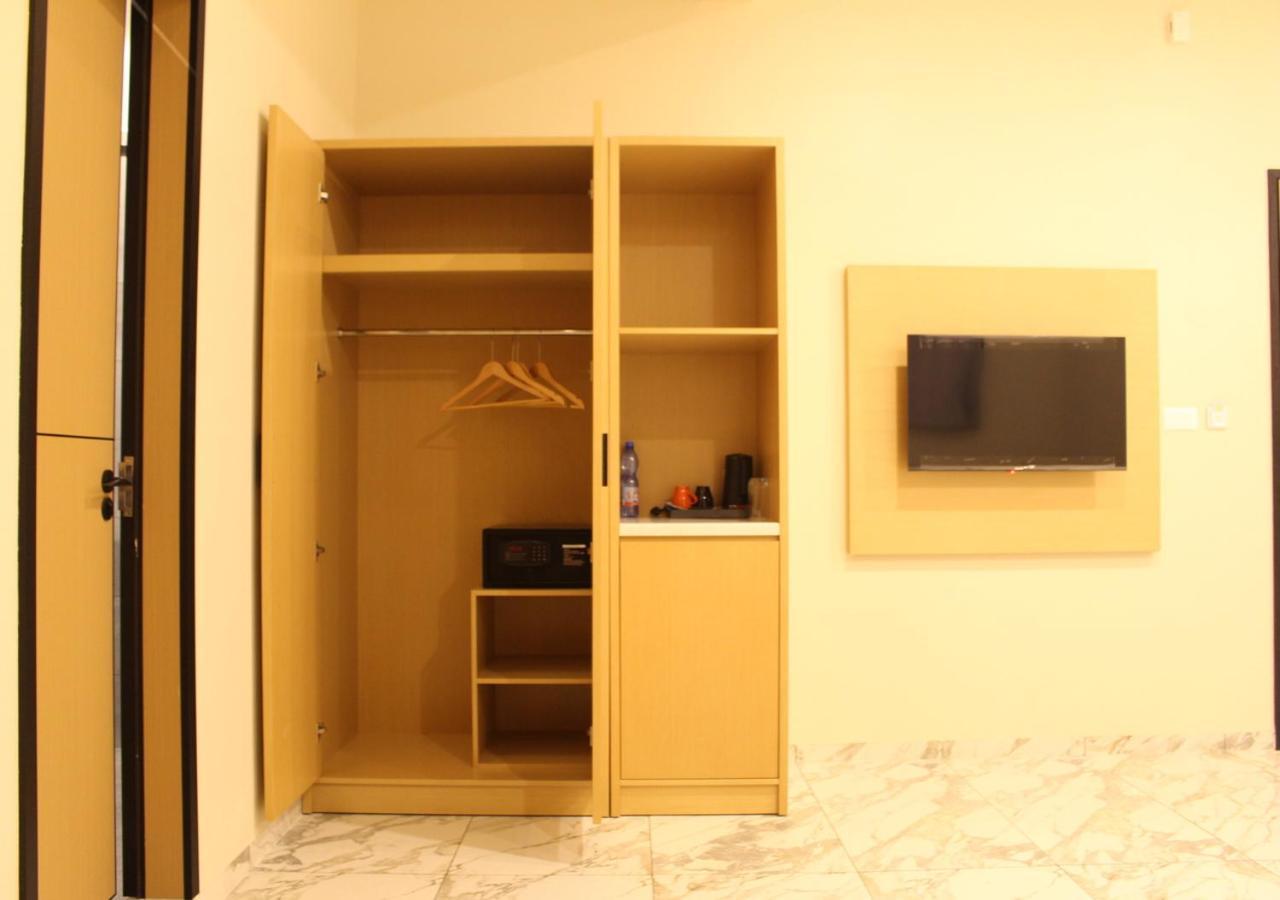 Ixoras Hotel Lemba 金沙萨 外观 照片