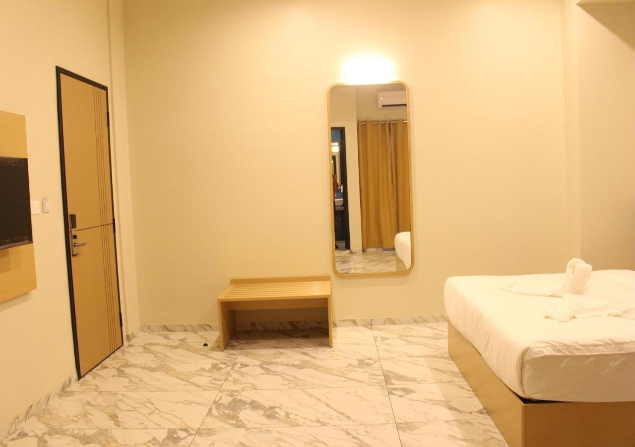 Ixoras Hotel Lemba 金沙萨 外观 照片
