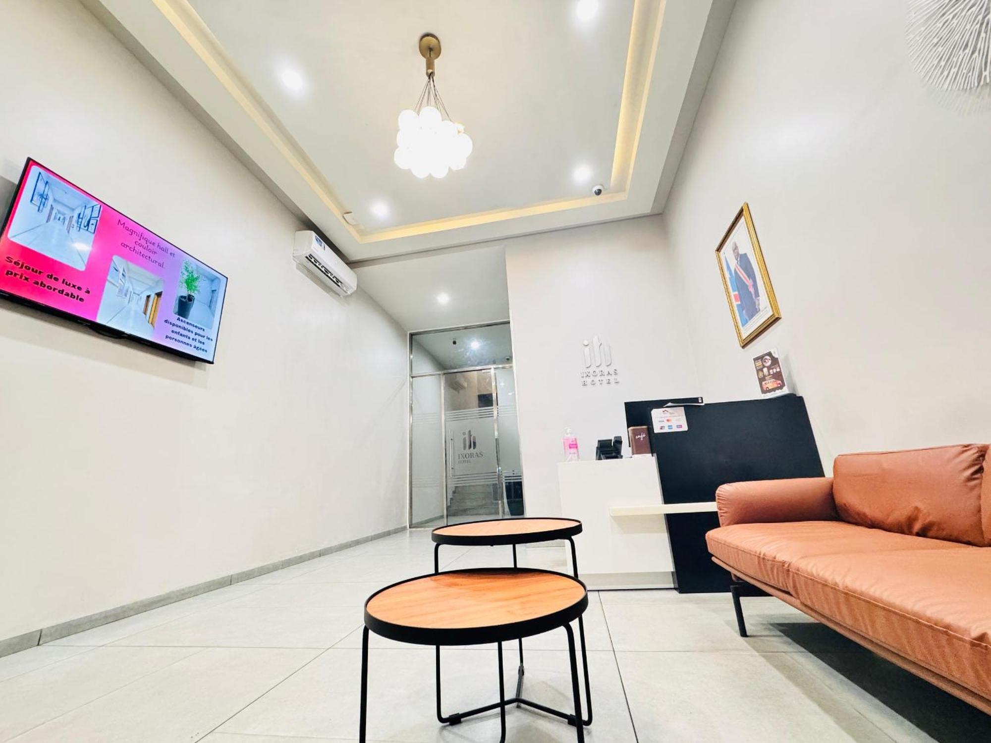 Ixoras Hotel Lemba 金沙萨 外观 照片